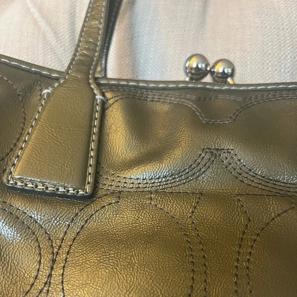 COACH NEW Carryall Signature Patent Kisslock Purse Bag Shoulder Handbag - Picture 5 of 10